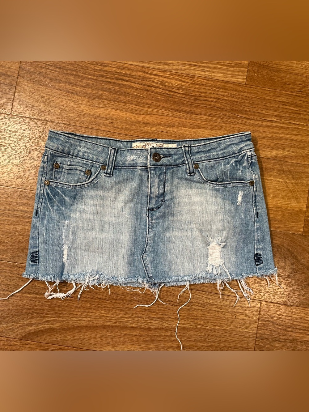 Vintage Y2K Vanilla Star Denim Mini Skirt Stretch Low Rise 7 Raw Hem Bratz Core
